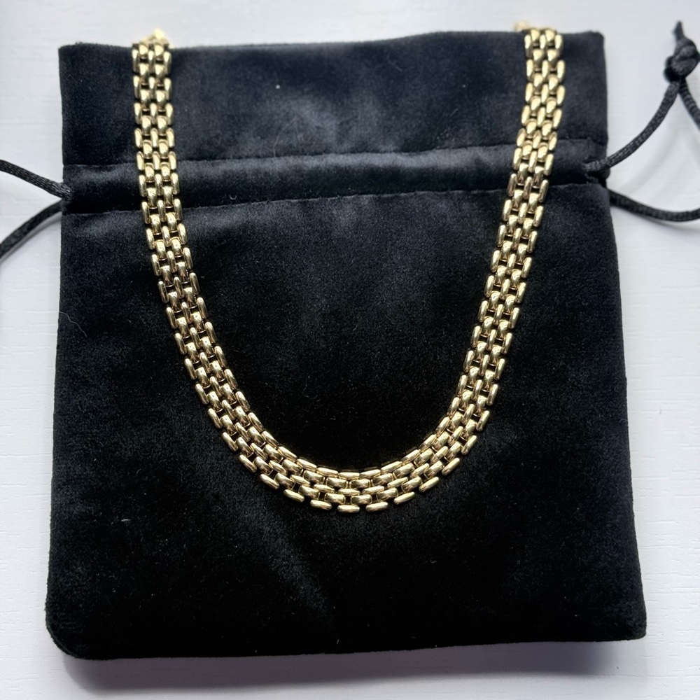 Elegant Bold Gold Plated Choker Style Necklace